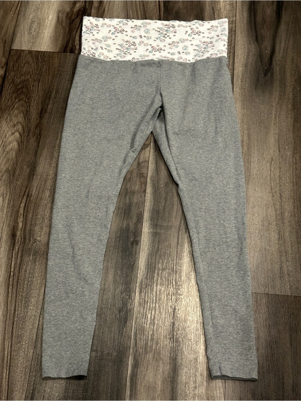 Xhilaration Women’s Floral Waist Athletic Leggings Gray Size Medium